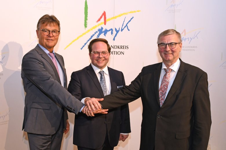 Burkhard Nauroth, Pascal Badziong und Dr. Alexander Saftig (von links nach rechts)