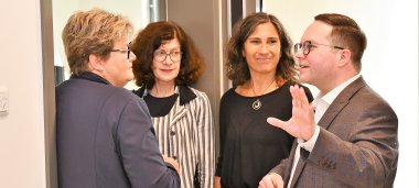 Bildungsstaatssekretärin Bettina Brück und Erster Kreisbeigeodneter Badziong besuchen Kita in Vallendar