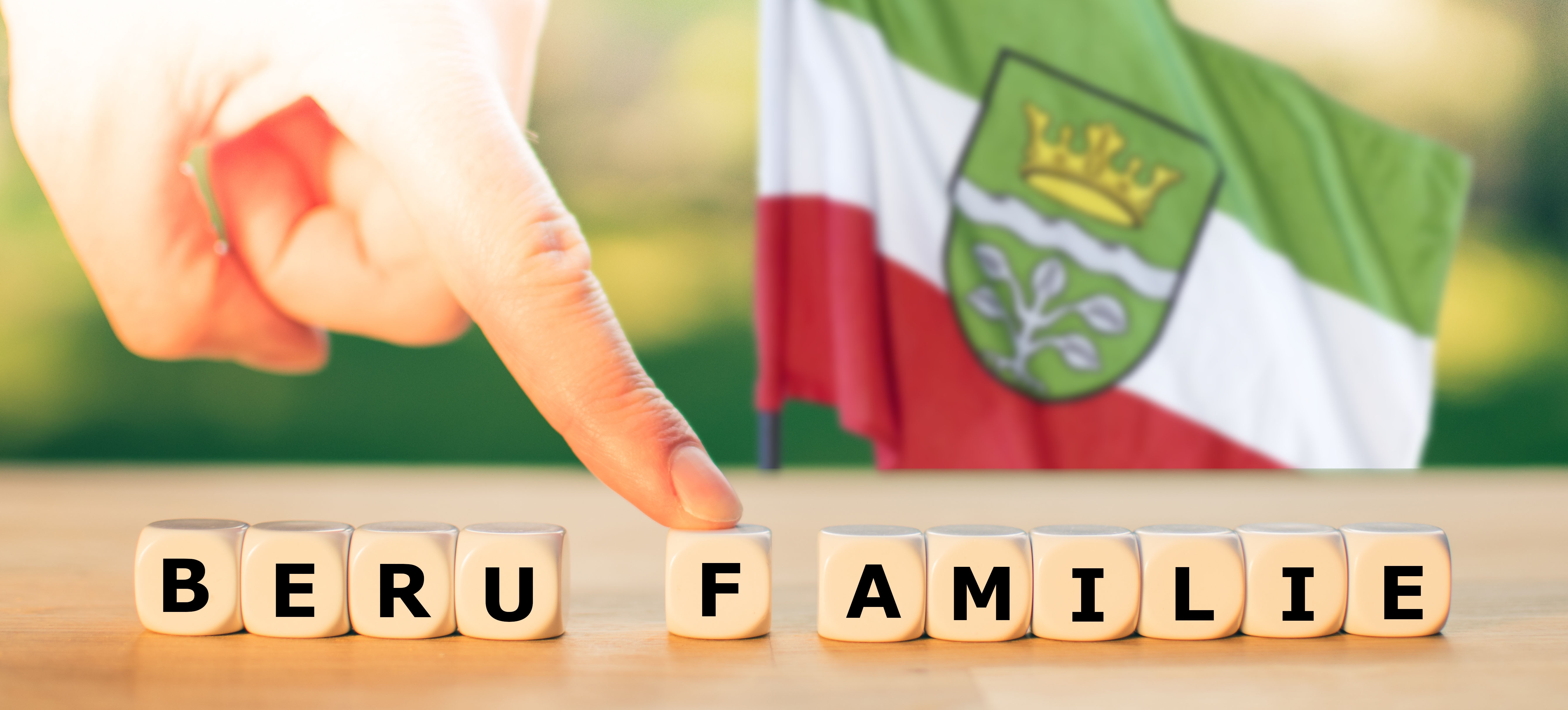 Würfel mit Buchstaben Beruf und Familie