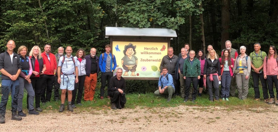 Unterwegs auf dem Traumschleifchen Zauberwald: Betreiber von Spitzenwanderwegen aus ganz Deutschland und den Niederlanden trafen sich im Hunsrück. Mit dabei: Die REMET für die Traumpfade im Landkreis Mayen-Koblenz. 