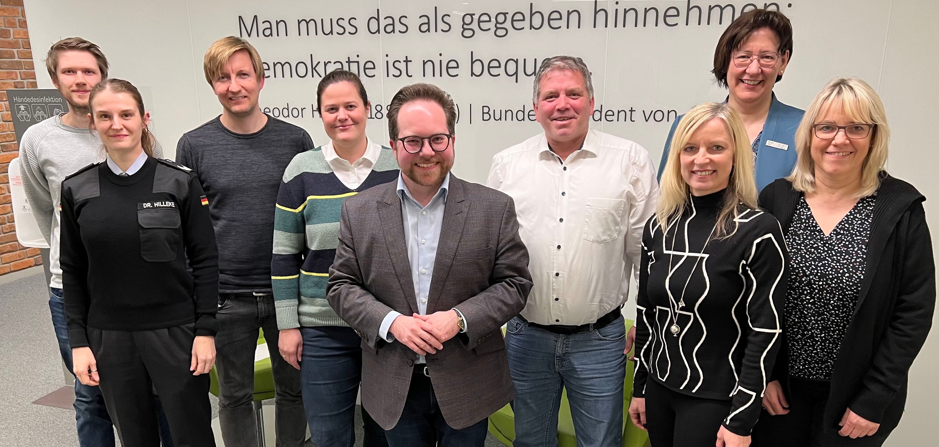 Erster Kreisbeigeordneter Badziong und Kreiselternausschuss im Austausch 