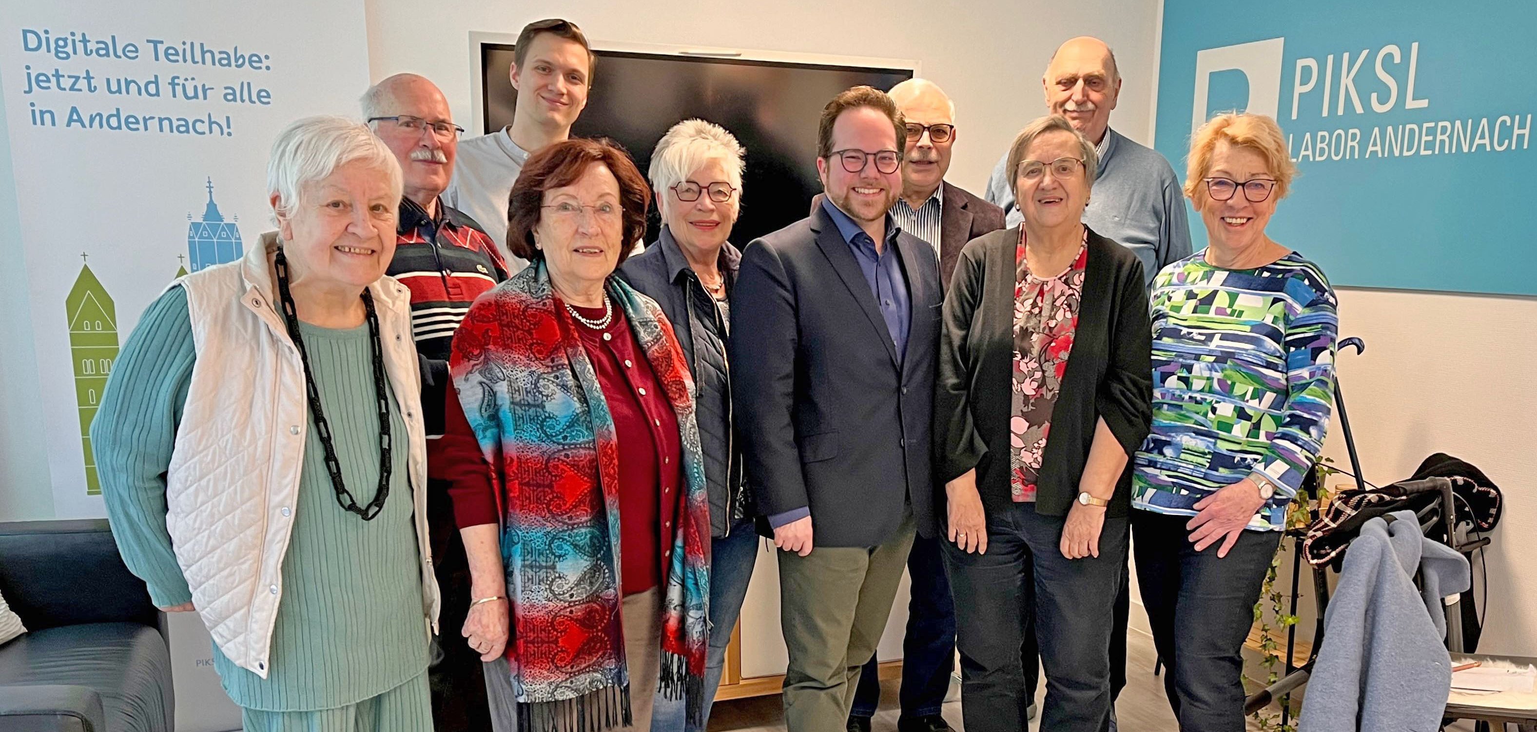 Gemeinsam mit dem Kreisseniorenbeirat besuchte der Erste Kreisbeigeordnete Pascal Badziong das PIKSL Labor in Andernach.