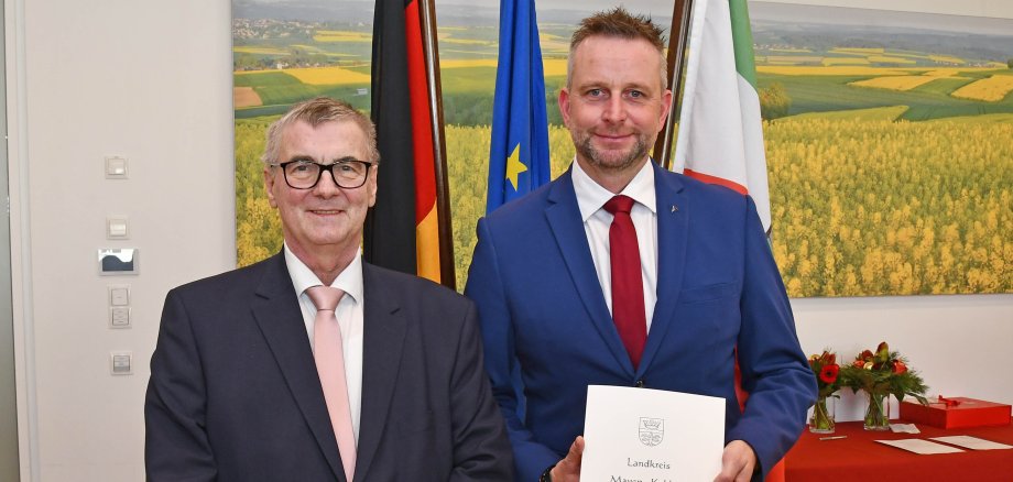 Kreischef Dr. Alexander Saftig führt Nachfolger Marko Boos ins Amt des Landrates ein