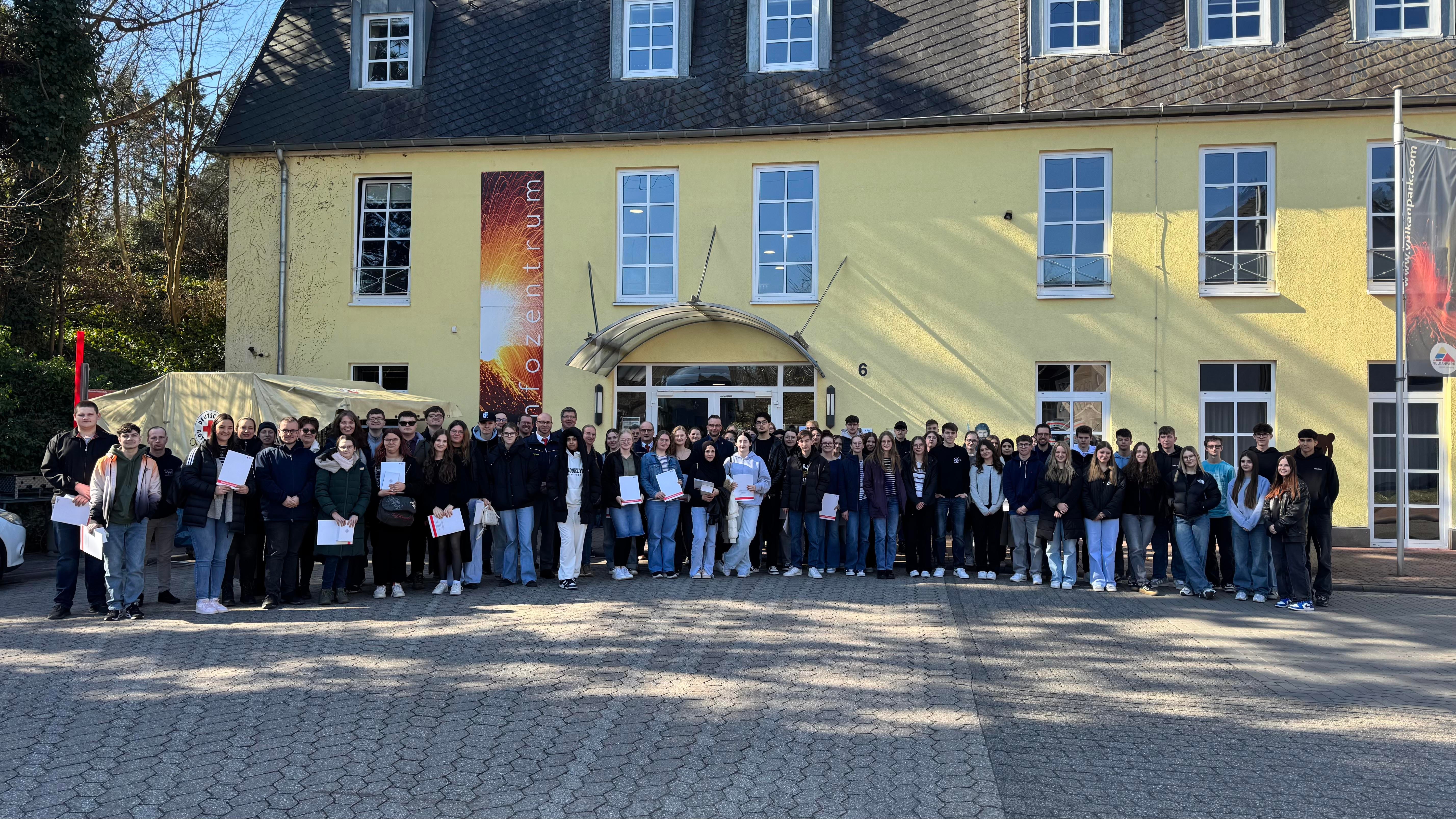 Landrat Marko Boos dankte den Schulsanitätern für ihr Engagement und ihren Einsatz.