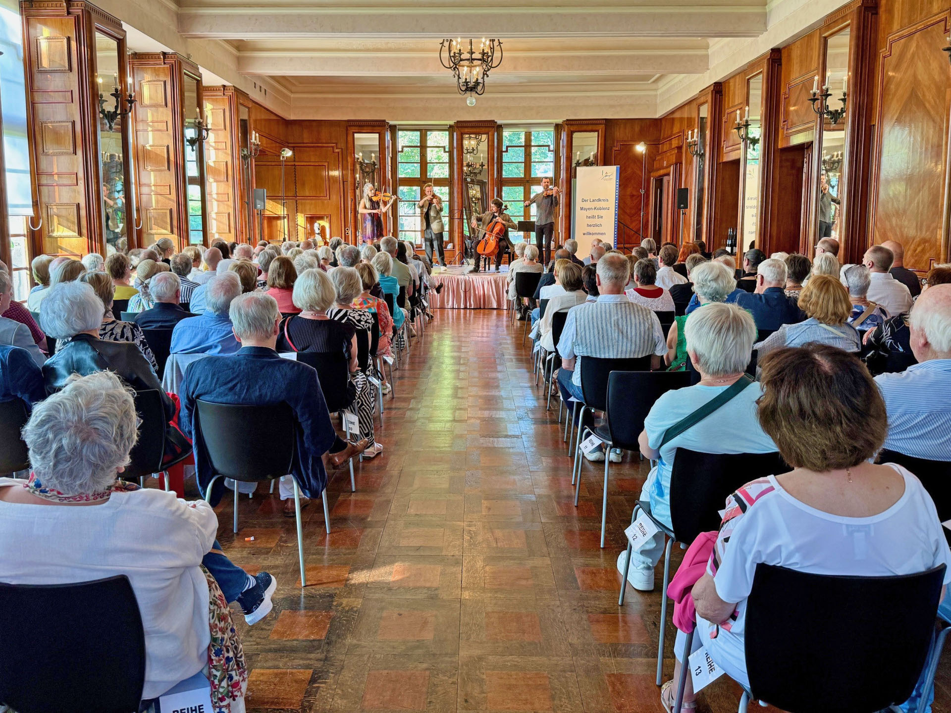 Sommerclassics: Konzert auf Burg Namedy begeistert das Publikum 