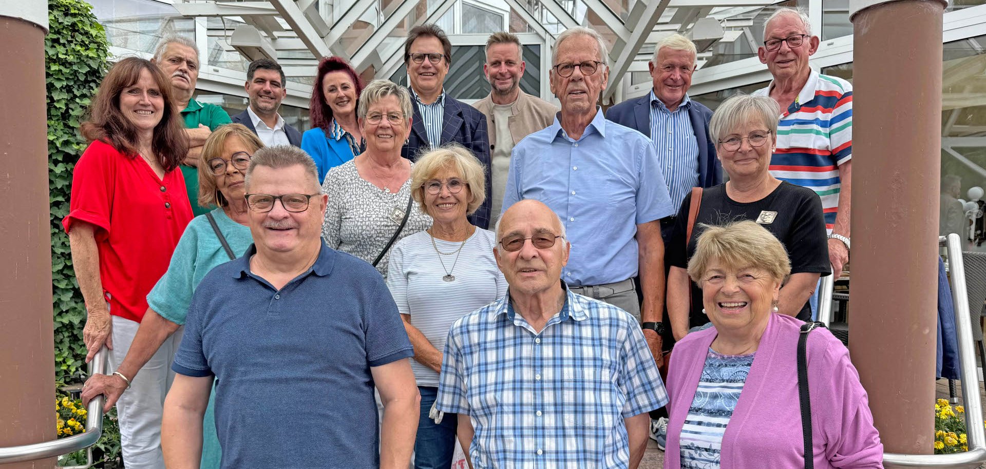 Freuten sich über ein gelungenes Kreiswackesträgertreffen: Landrat Marko Boos (4.v.r.) gemeinsam mit den Preisträgern und Organisatoren. 