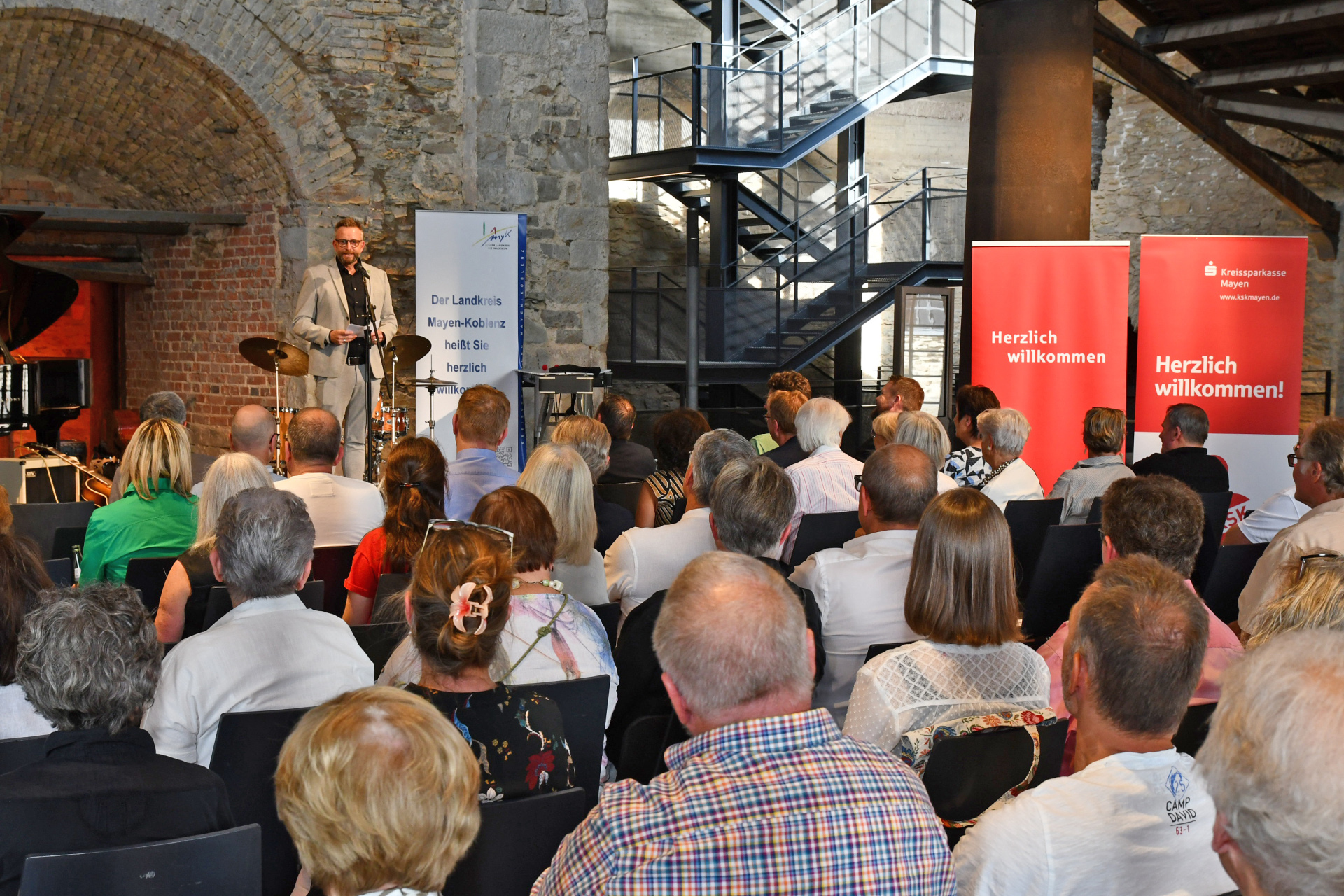 Sommerclassics: Chris Hopkins begeistert gemeinsam mit The Young Lions in Sayner Hütte 