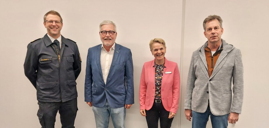 Tobias Pflüger von der Integrierten Leitstelle Koblenz, der ehemalige Ärztliche Leiter Rettungsdienst Stefan Schaefer, die Leitende staatliche Beamte Susanne Bartscher, Dr. Christian Voigt, Ärztlicher Leiter Rettungsdienst.  