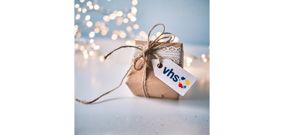 „Ein vhs-Kurs unter dem Weihnachtsbaum“ „Ein vhs-Kurs unter dem Weihnachtsbaum“