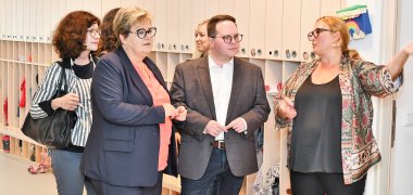 Bildungsstaatssekretärin Bettina Brück und Erster Kreisbeigeodneter Badziong besuchen Kita in Vallendar