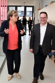 Bildungsstaatssekretärin Bettina Brück und Erster Kreisbeigeodneter Badziong besuchen Kita in Vallendar