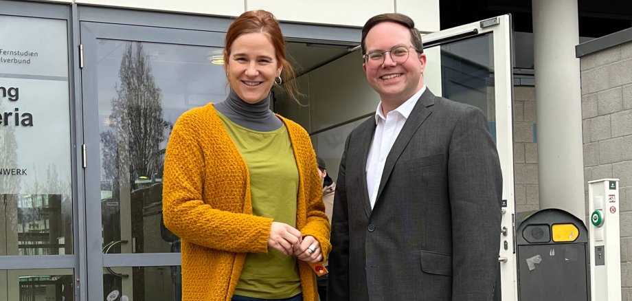 Der Erste Kreisbeigeordnete des Landkreises Mayen-Koblenz Pascal Badziong und Prof. Dr. Kathinka Beckmann haben sich zum informativen Austausch getroffen. 