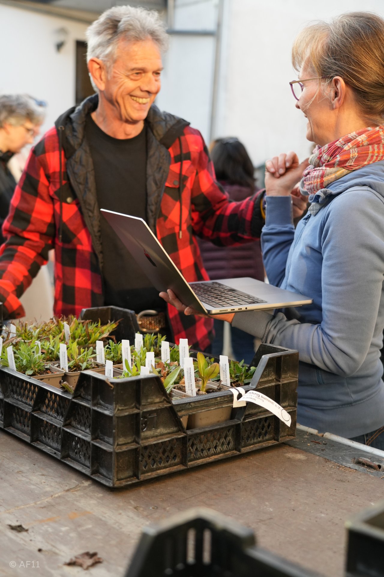 Der Verein Kehrig summt e.V. hat mit einer Pflanzpaket-Aktion die Mitbürger ermutigt ihre Gärten und Balkone insektenfreundlich zu gestalten. 