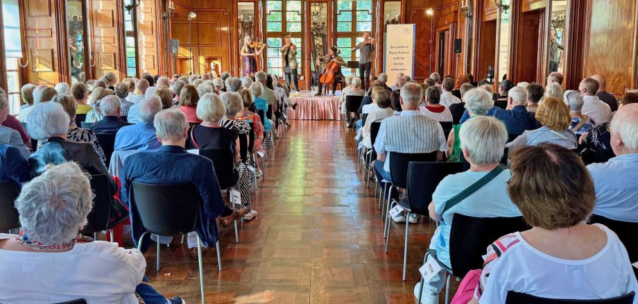 Sommerclassics: Konzert auf Burg Namedy begeistert das Publikum 