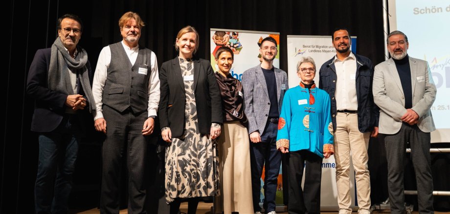 Vlnr. Miguel Vincent, Christoph Kretschmer, Sandra Schumacher, Leena Koivuluoma, Mohamad Al Emam, Marie-Odile Ronez, Raduan Fatine, Abdul-Ahmad Rashid  