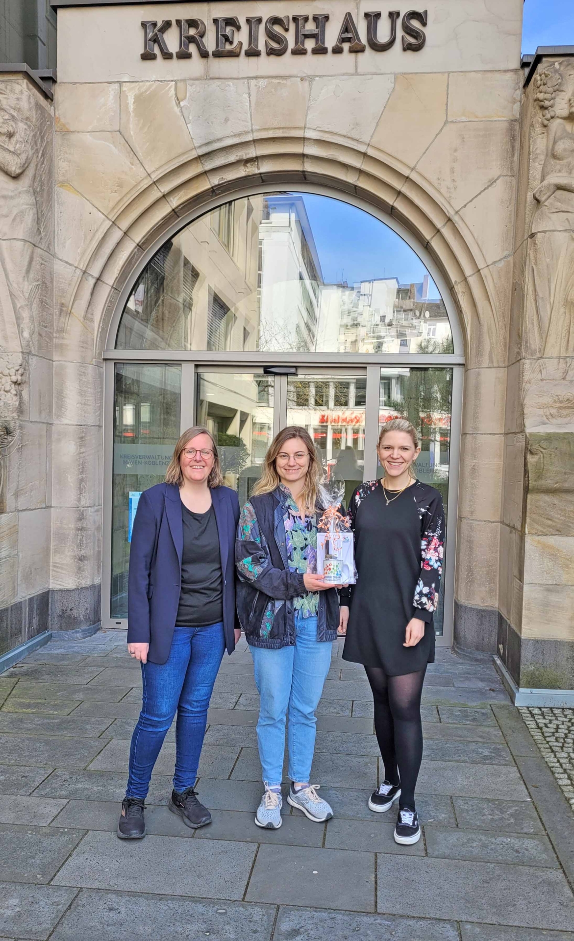 Von links: Nathalie Kasten von der Stadtverwaltung Koblenz, Kea Roth und Meike Koch von der Kreisverwaltung Mayen-Koblenz. 