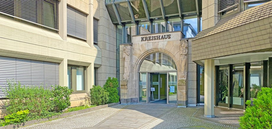 Die Elterngeldstelle der Kreisverwaltung Mayen-Koblenz bleibt am Donnerstag, dem 5. November, aufgrund einer Fortbildungsveranstaltung geschlossen. 