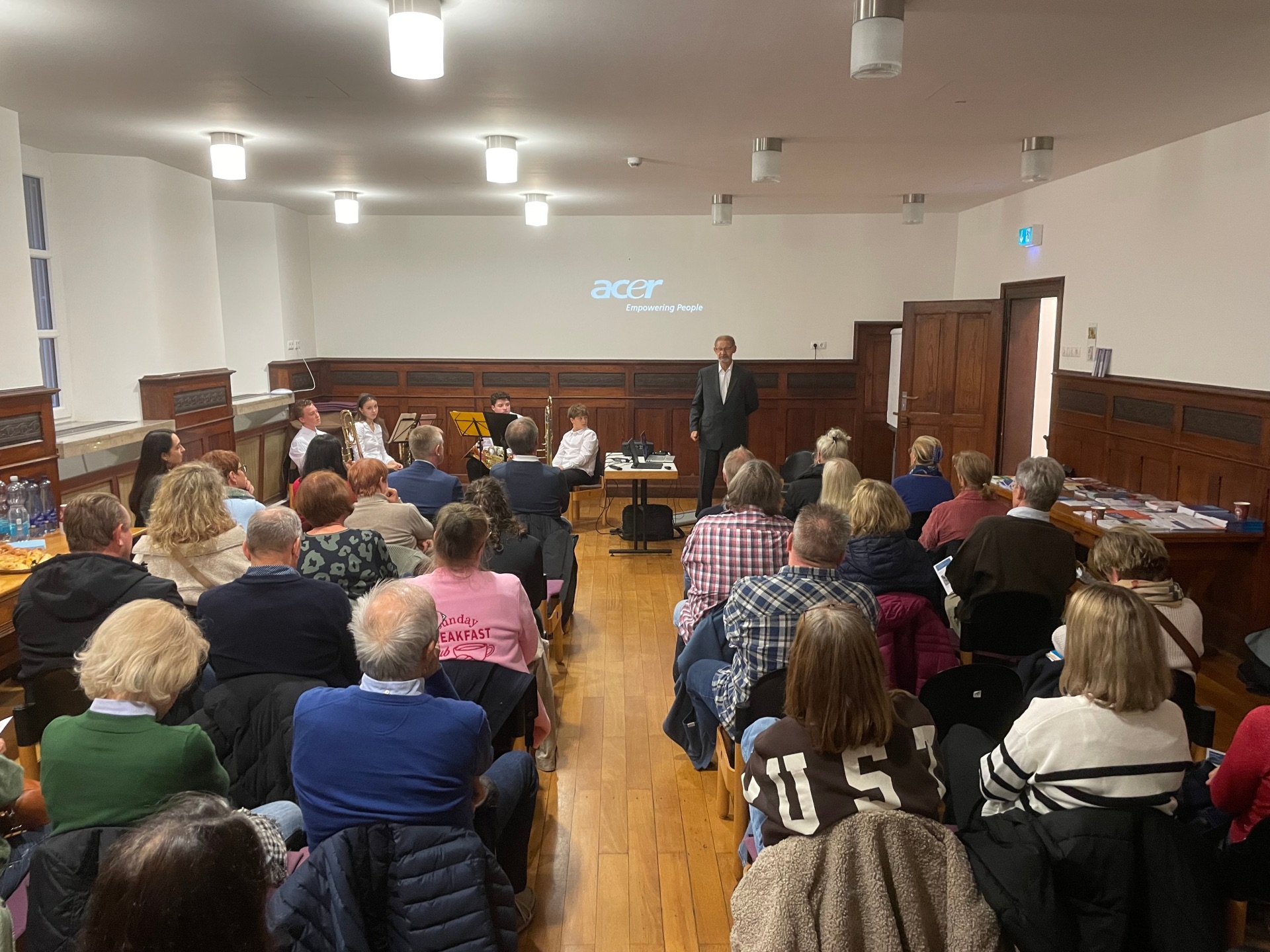 Rund 40 Interessierte informierten sich bei „Medizin trifft Musik“ über Lungenkrebs und Unterstützungsangebote. 